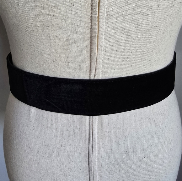 ZARA, Black Velvet Bejewelled Buckle Wide Statement Belt, Size 31 Waist - Picture 6 of 10